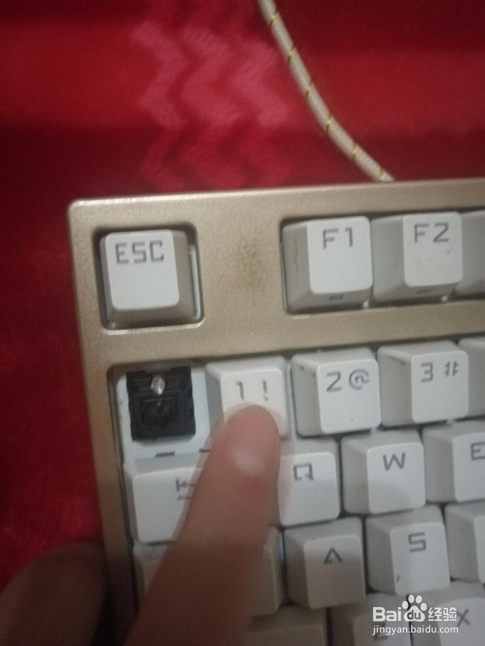 怎么解决机械键盘连击和失灵的故障