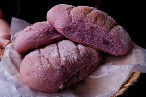 紫薯坚果粒软面包