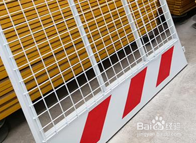 工地基坑护栏网的样子