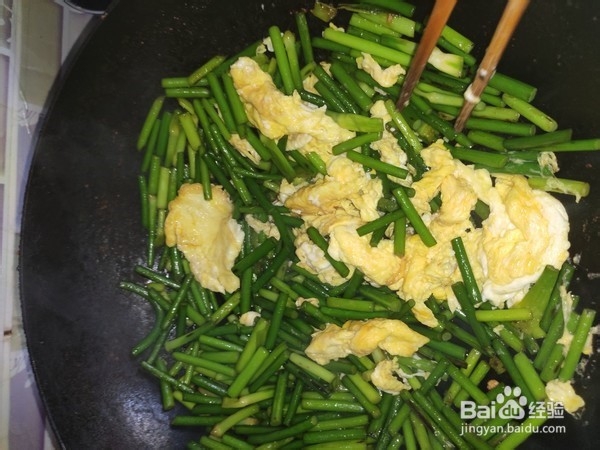怎么做蒜薹炒鸡蛋