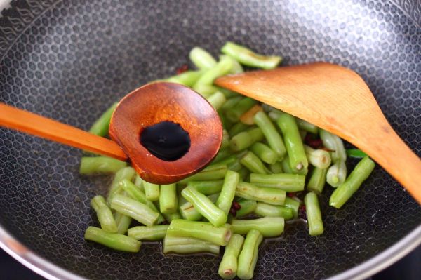 海虾芸豆木耳时蔬便当