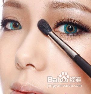 【化妆技巧】如何让鼻子俏挺起来