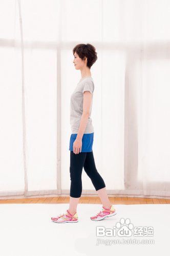 正确的走姿教你做个苗条气质美人、、