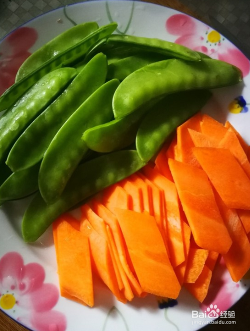 清新小炒荷兰豆炒藕