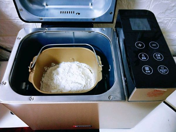 经典黑芝麻豆沙小面包