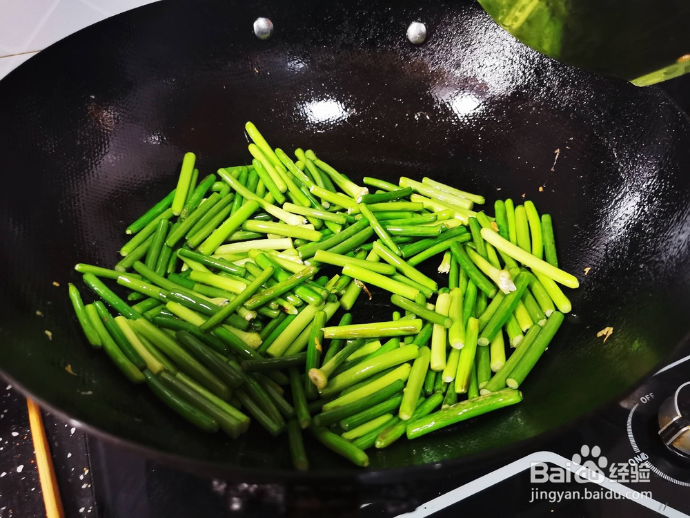 如何做蒜薹炒鸡蛋