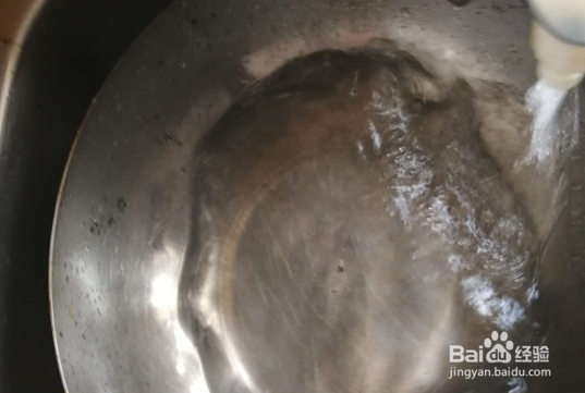 不锈钢盆烧焦了怎么清洗干净?