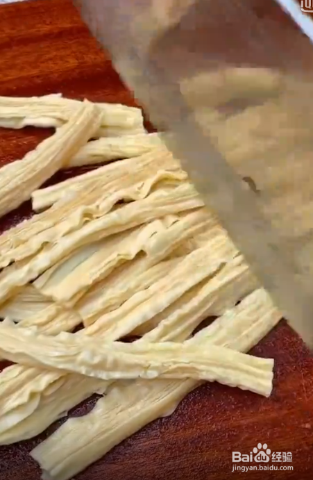 如何制作凉拌黄瓜木耳腐竹?