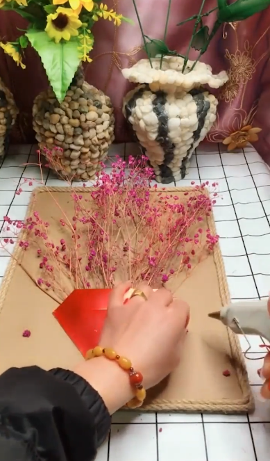 儿童手工纸板墙饰怎么做？