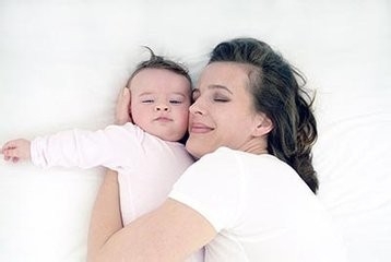 婴儿晚上不爱睡觉怎么办