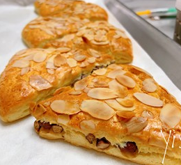 超级酥脆的蔓越莓蜜豆司康