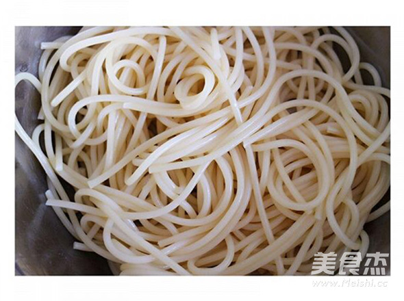 黑椒猪扒牛油果意面