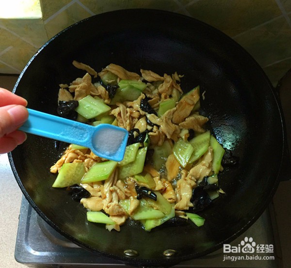 冷冻鸡胸肉怎么炒嫩