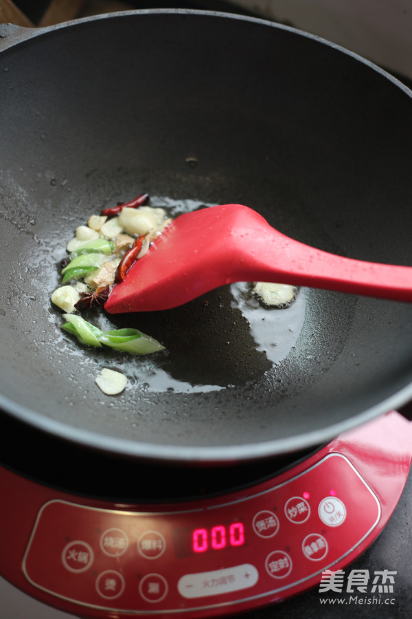 糖醋藕丁的做法