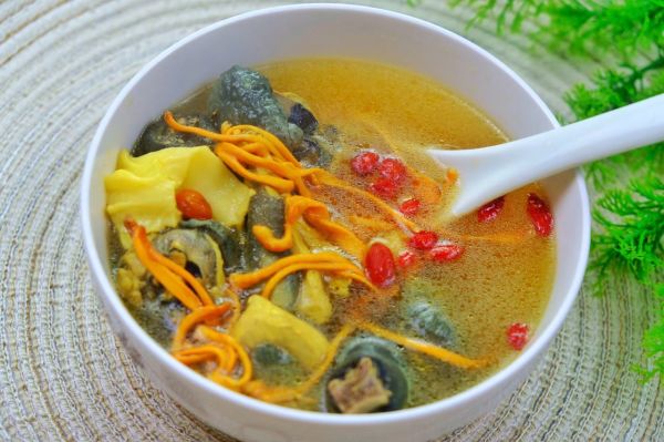 乌鸡花胶金虫草