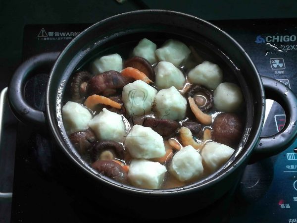 香菇虾米焖鱼丸