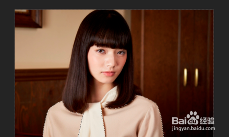 Photoshop怎么更改衣服的颜色?