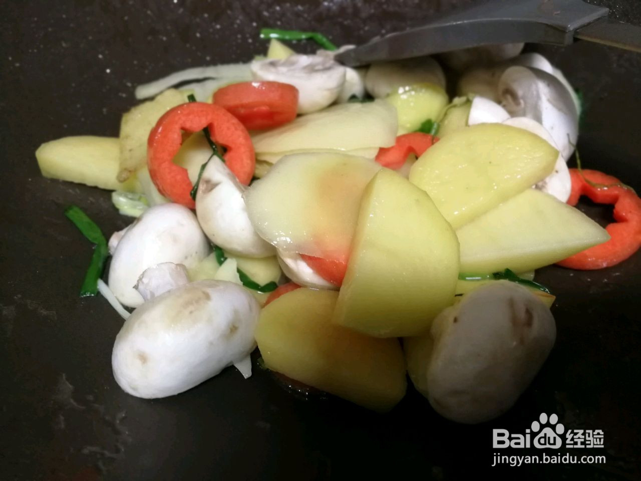 冬阴功海鲜煲的做法