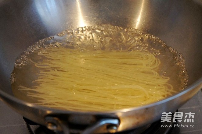 酸辣螺蛳粉的做法