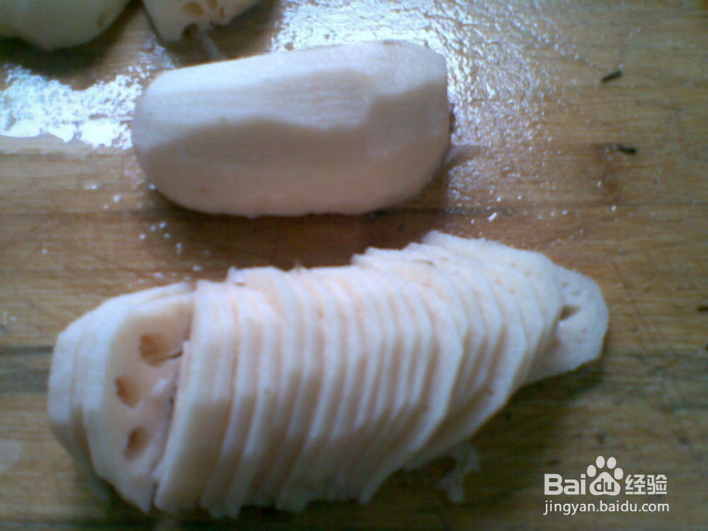 莲藕猪手汤烹制方法