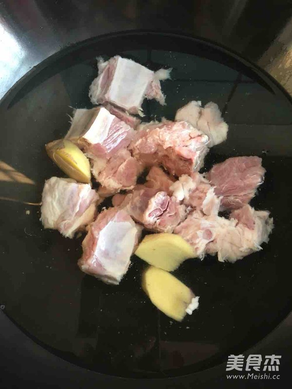 排骨海带汤的做法