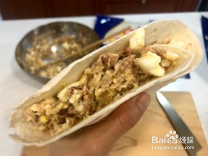 金枪鱼鸡蛋培根沙拉卷饼的简单做法