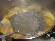 苹果雪耳瘦肉汤