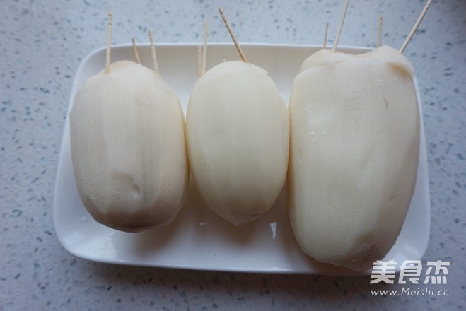 焦糖糯米藕的做法