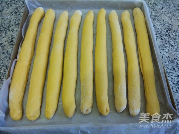 南瓜葡萄干排包