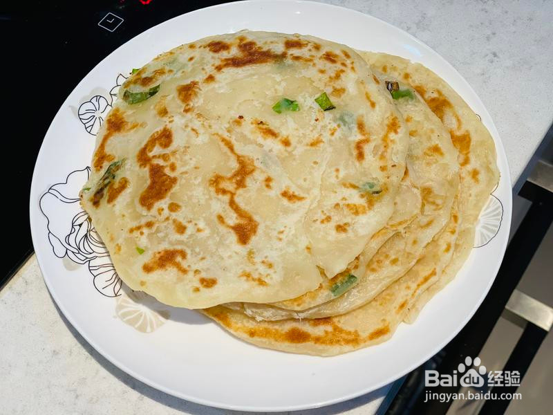 香软葱油饼+土豆丝的做法