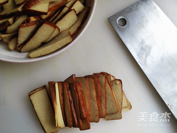 培根豆腐干炒尖椒