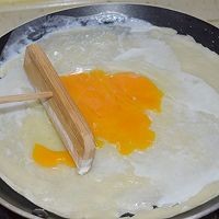 怎样制作好吃的辣味酱香鸡蛋饼