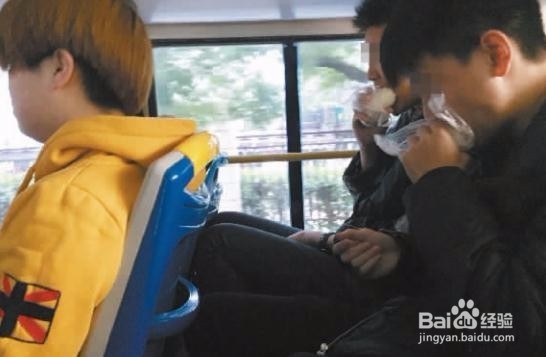 这七件事千万不要在乘公交时做！！！