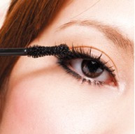 画新颖眼影的方法步骤