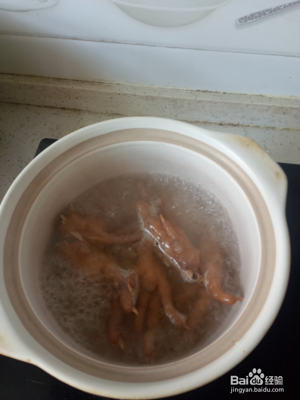 砂锅卤鸡爪炖白菜