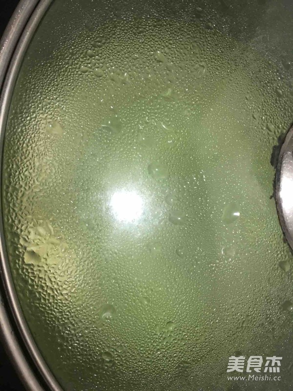 完胜甜品店的芒果椰浆西米露