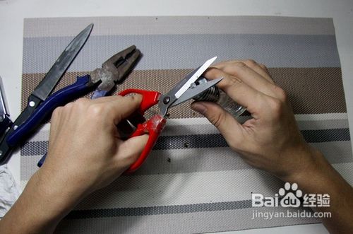 废品变惊喜—教你制作灯泡小花瓶