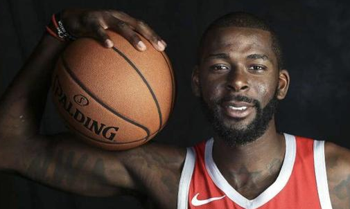 辽宁队思尼斯身高?三分命中率多少