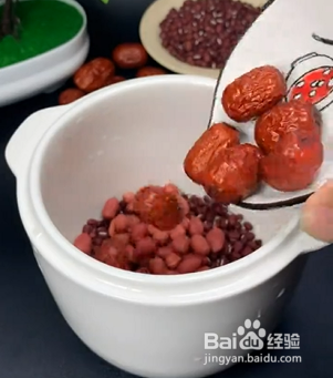 如何自制养生红豆汤?