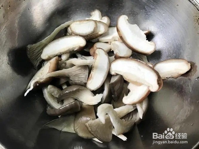 香菇焖羊骨