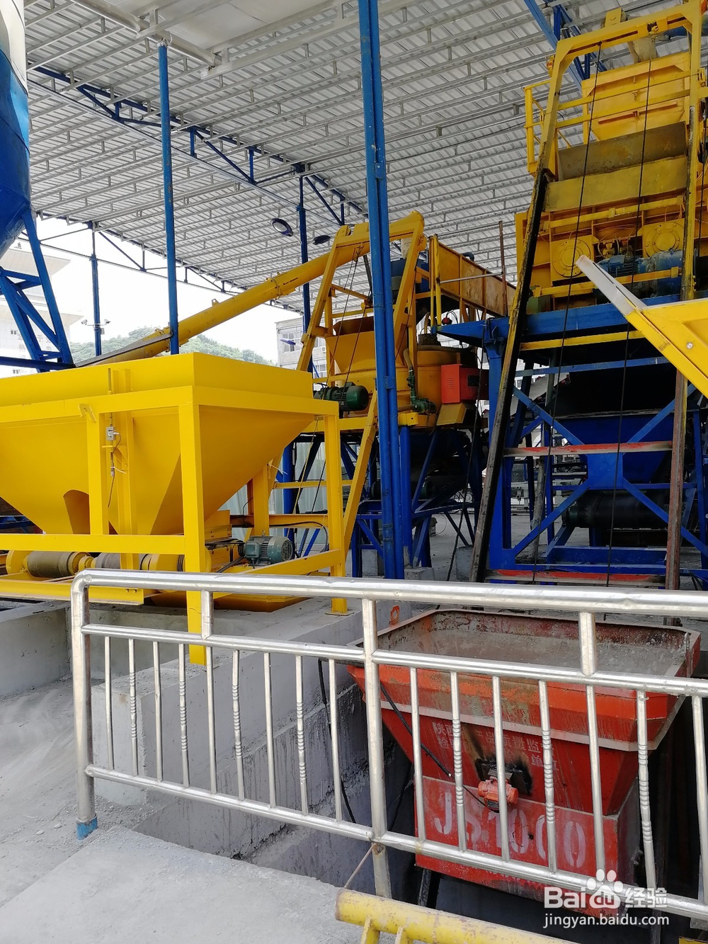 全自动建筑垃圾制砖机四大特点及电机保养技巧