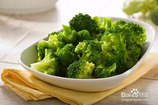 不同月龄的婴幼儿应食用哪些辅食?