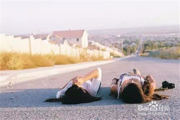 拍照攻略-50大闺蜜拍照姿势,学来刷爆你朋友圈