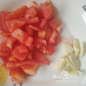 健康养生佳品番茄炒花菜的做法