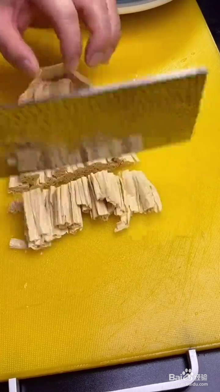 如何制作好吃的黄瓜腐竹小凉菜