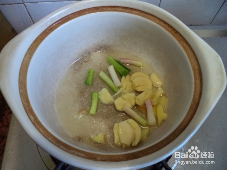 餐桌必备素菜酱焖豆腐
