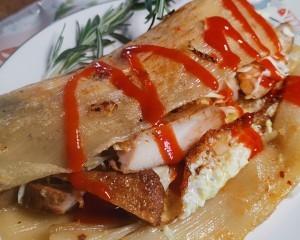 在家制作美味的鸡肉烤冷面