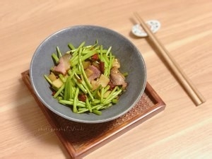 教你怎么做芦蒿炒腊肉湖南家常菜必吃
