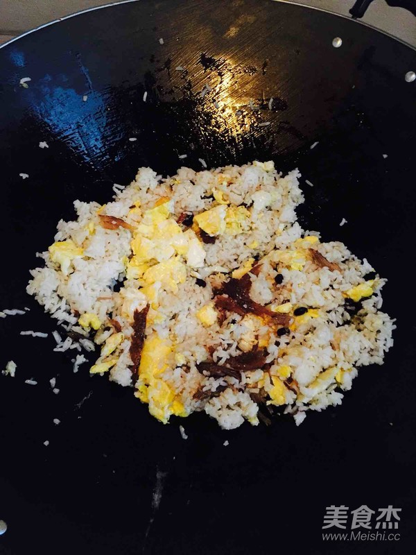 豆豉鲮鱼蛋炒饭