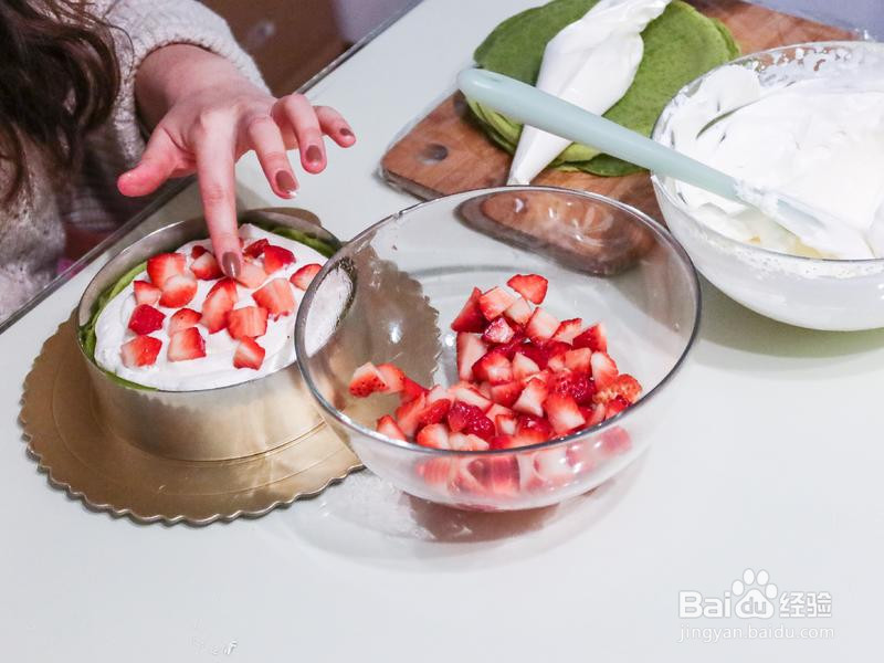 抹茶草莓千层蛋糕的做法